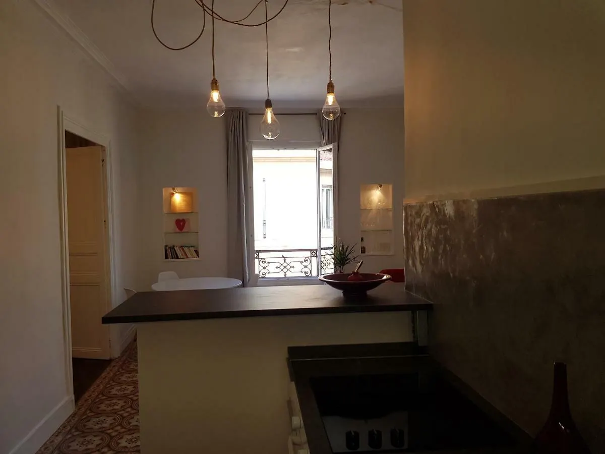 Vintage Vieux-Port Apartment Marsella